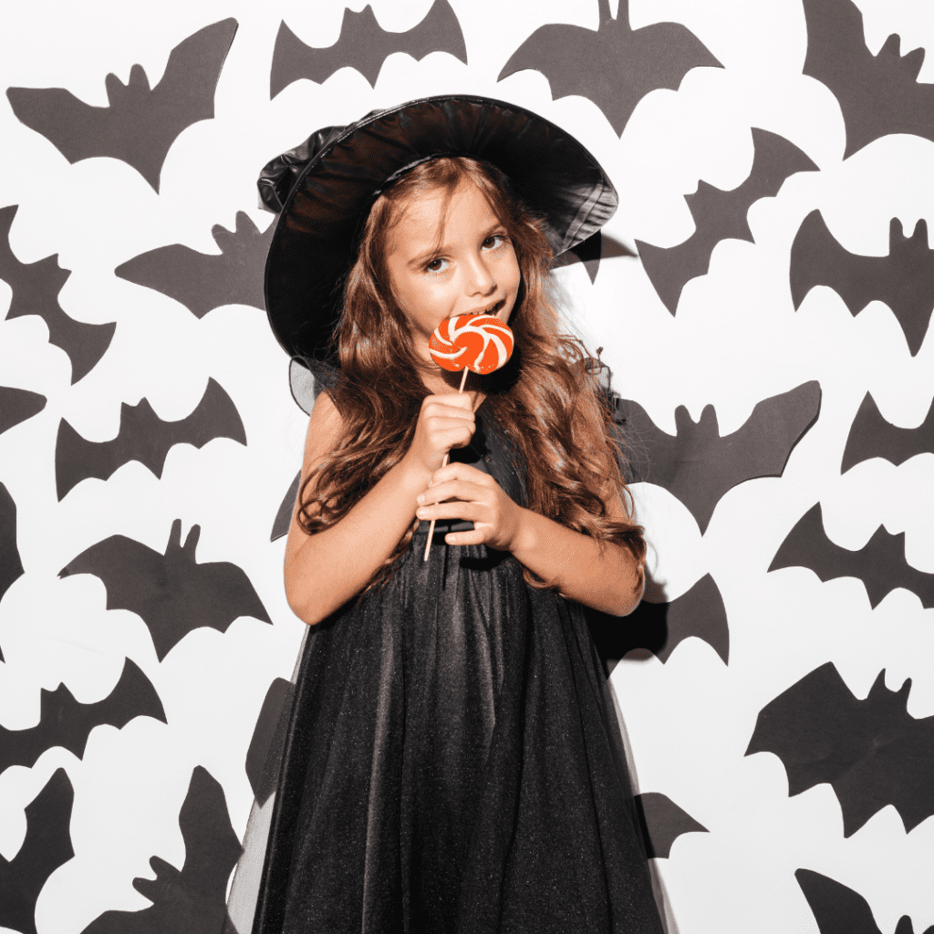 I love this list of Halloween costumes using what you have in your house! Great ideas.