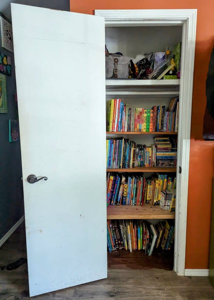 Love this idea to turn a coat closet into a DIY book closet for homeschoolers!